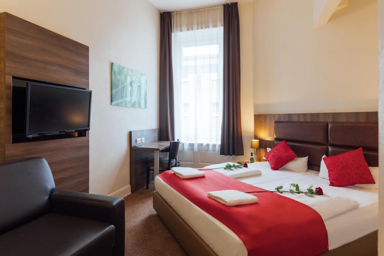 Hotel Koenigshof Гамбург Экстерьер фото