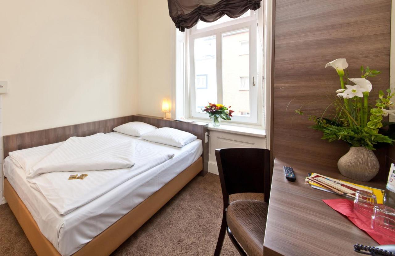 Hotel Koenigshof Гамбург Экстерьер фото
